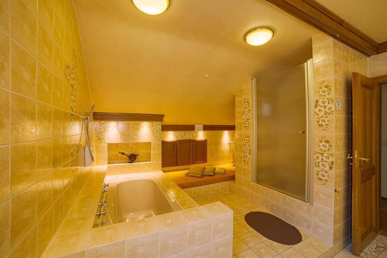Eleganza Monschau Hotel ภายนอก รูปภาพ
